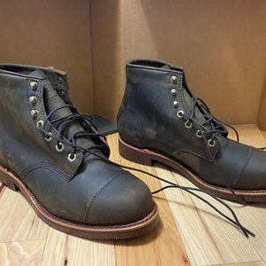 Unworn L.L.Bean Chippewa Boots